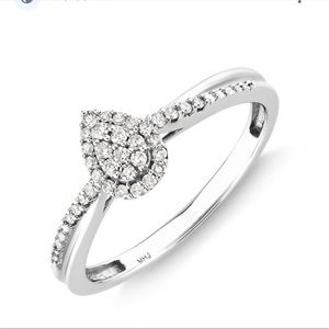 Diamond teardrop ring